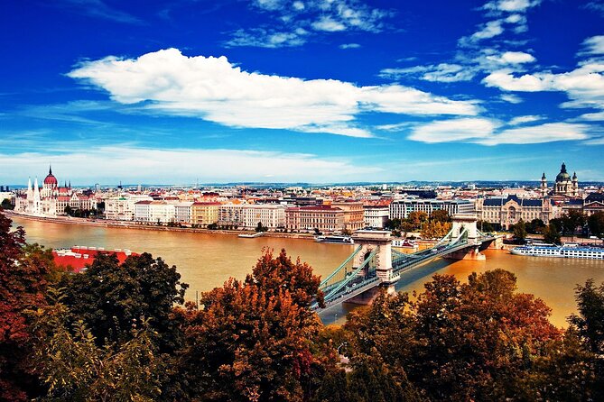 Budapest Overview Private tour - Heroes’ Square: a fast history lesson at the biggest stage