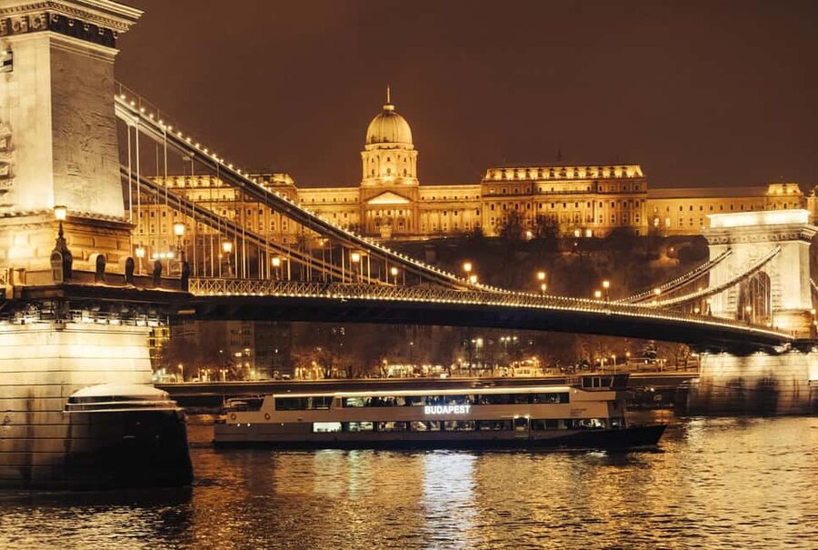 Budapest: Parliament Panorama Cruise with Törley Prosecco - Key things to know before you board