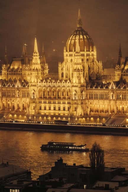 Budapest: Parliament Panorama Cruise with Törley Prosecco - On board: what the cruise setup means for your photos