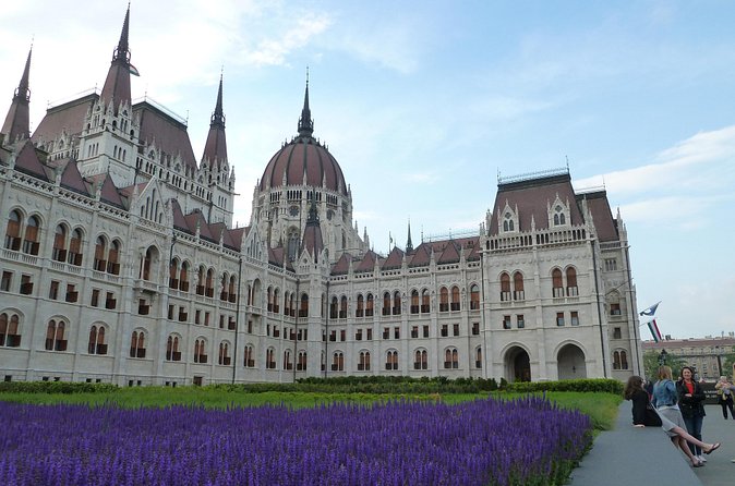 Budapest Pest side tour: Days of Glory - Liberty Square to Parliament: the “devil in the details”