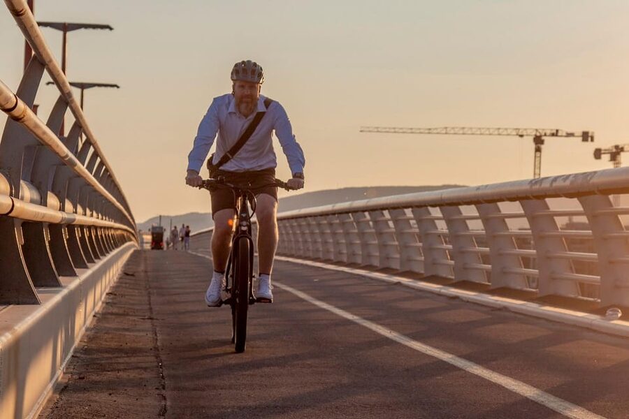 Budapest: Premium E-Bike Rental - Premium e-SUV bikes near Deák Ferenc tér, right where you want to start
