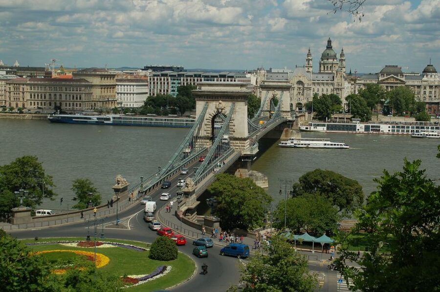 Budapest: Private 3-hour Guided City Tour by Bus - Gellért Hill and the Citadel Photo Stop That Makes Budapest Click