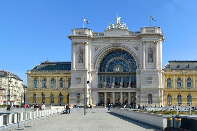 Budapest Private Arrival Transfer: Railway station to hotels - From station to hotel, without the Budapest headache