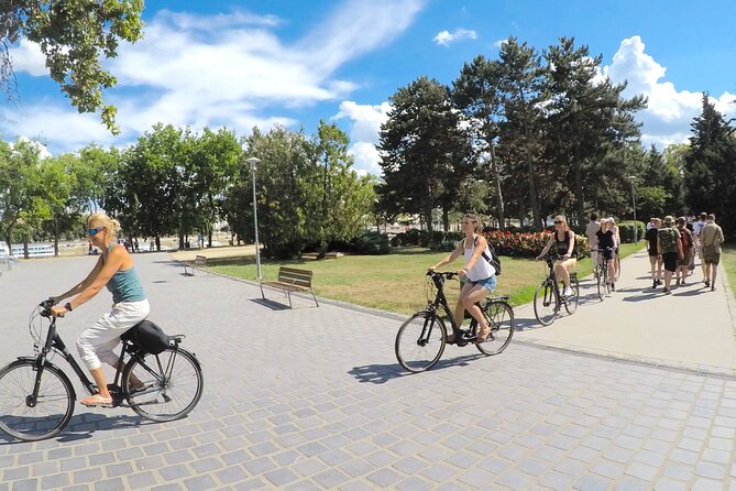 Budapest private Bike & e-Bike Tour with a drink - Key things to know before you ride