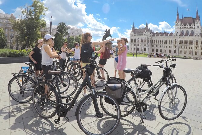 Budapest private Bike & e-Bike Tour with a drink - What a bike and e-bike day means on Budapest’s roads