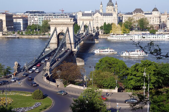 Budapest Private City Tour by car in 4 hours - Hungarian State Opera House and Andrássy Avenue: the architecture hit