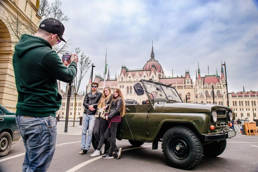 Budapest: Private City Tour with a Vintage Russian Jeep - Price and group value: is $318 per group really fair?