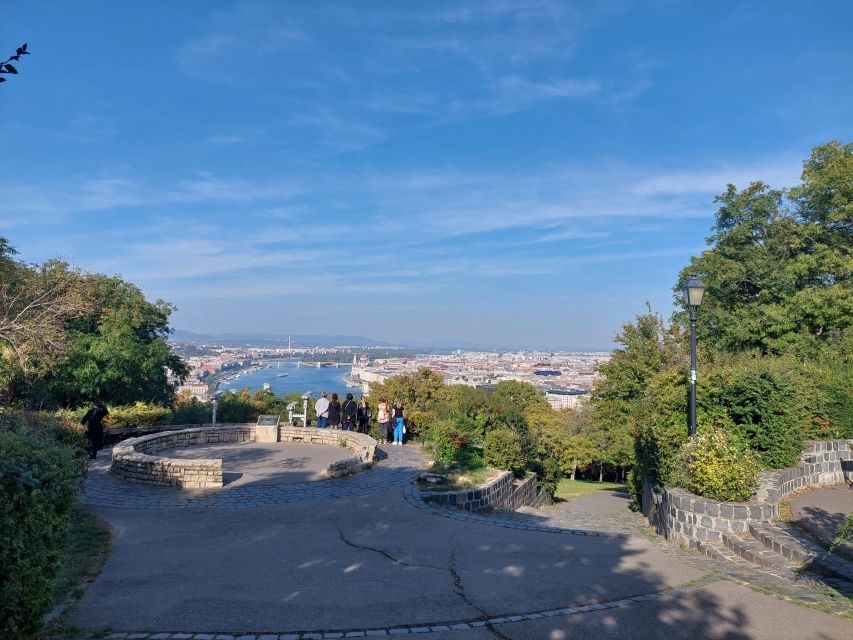 Budapest: Private City Tour with Local Guide - City Park, Vajdahunyad Castle area, and St. Stephen’s Basilica for the finishing glow