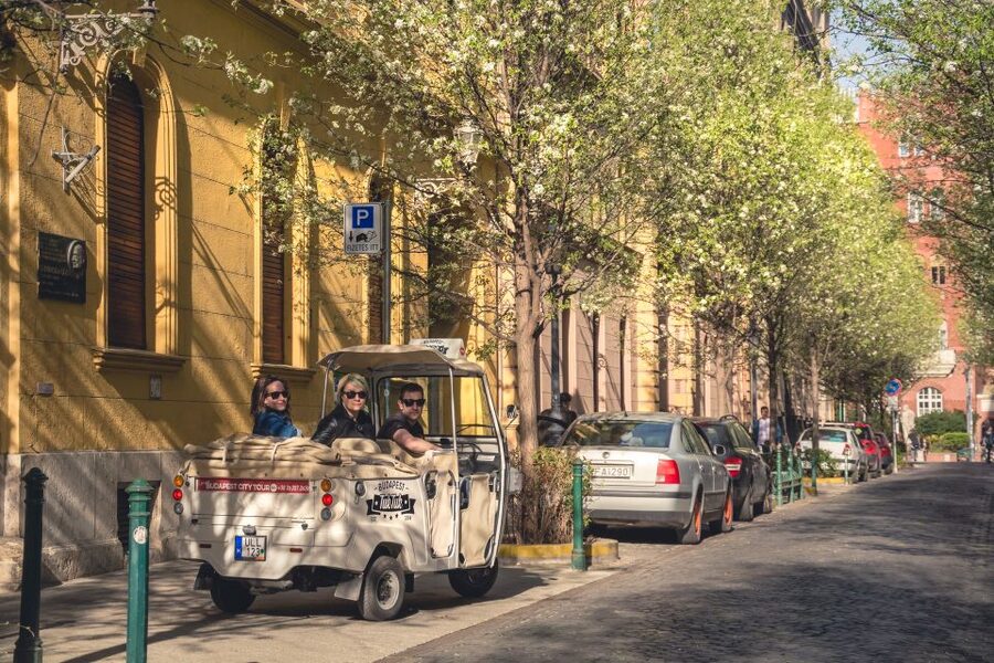 Budapest: Private City Tuk-Tuk Tour & Boat Cruise - Castle District, Matthias Church, and Fisherman’s Bastion Views