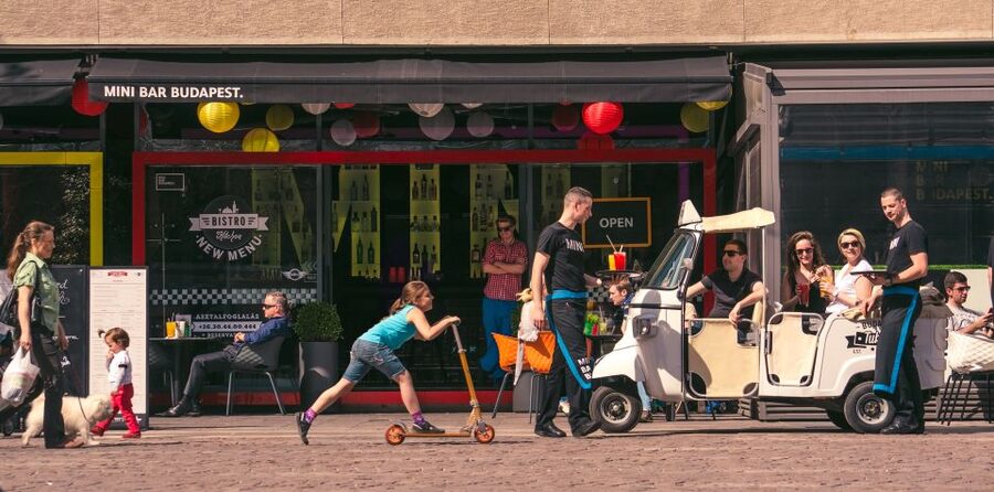Budapest: Private City Tuk-Tuk Tour & Boat Cruise - Pest Highlights: Opera House, Heroes’ Square, Széchenyi, and Central Market