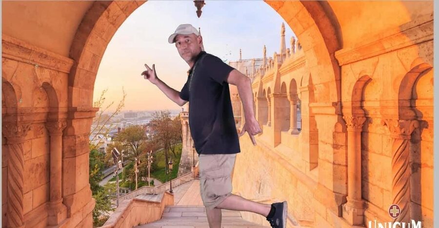 Budapest: Private Customizable Tour in French - A quick metro hop: why the ride matters in a 3-hour tour