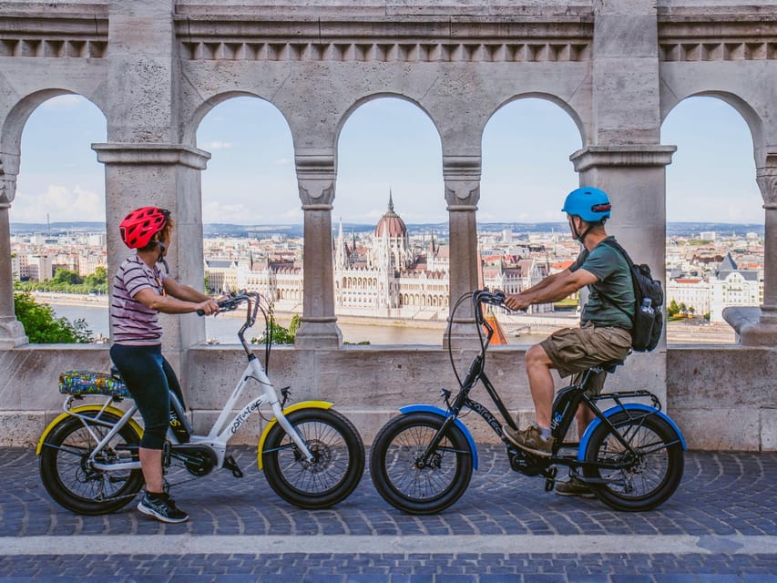 Budapest: Private Customizable Tour in French - Andrássy Avenue: a photo and walking stop that sets the tone