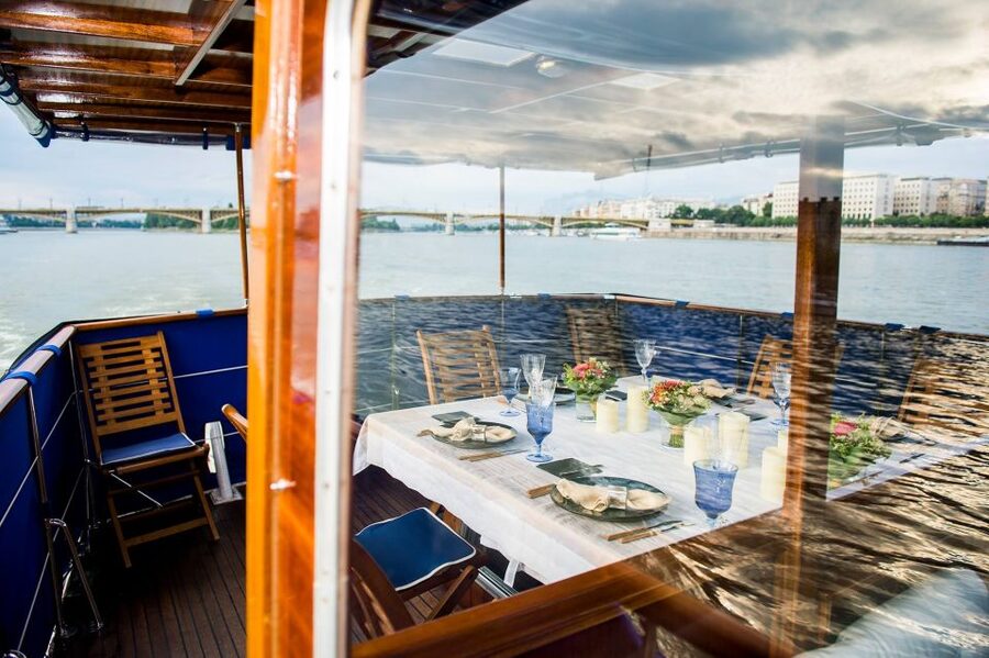 Budapest: Private Danube Yacht Cruise with Welcome Drink - Key things to know before you book
