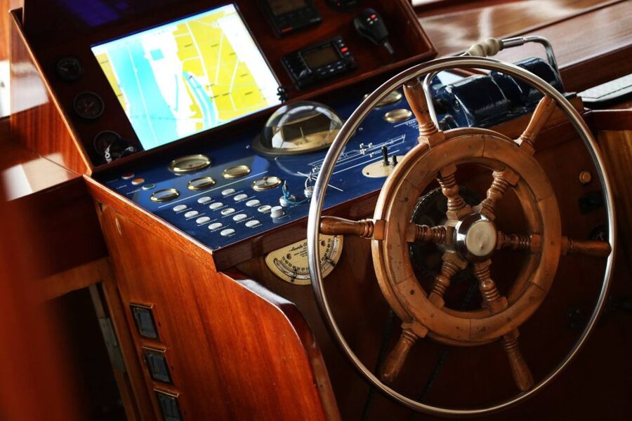 Budapest: Private Danube Yacht Cruise with Welcome Drink - Practical tips to make your cruise night easier