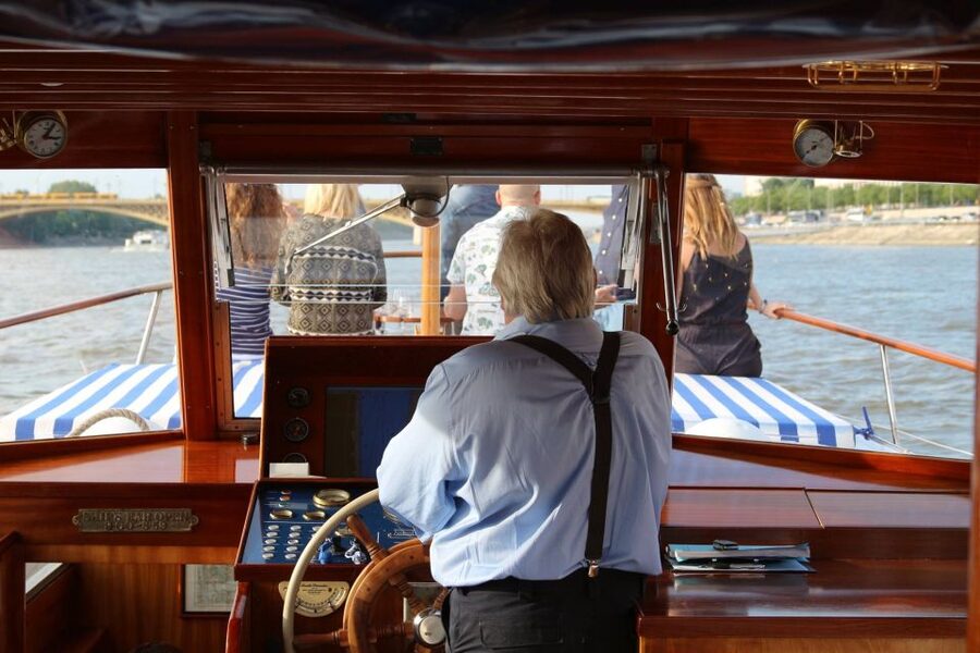 Budapest: Private Danube Yacht Cruise with Welcome Drink - Why the Danube beats Budapest from the streets
