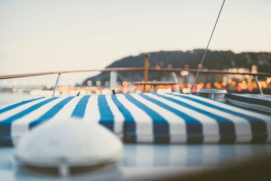 Budapest: Private Danube Yacht Cruise with Welcome Drink - Sunset timing: getting the colorful evening sky and the night-lit skyline