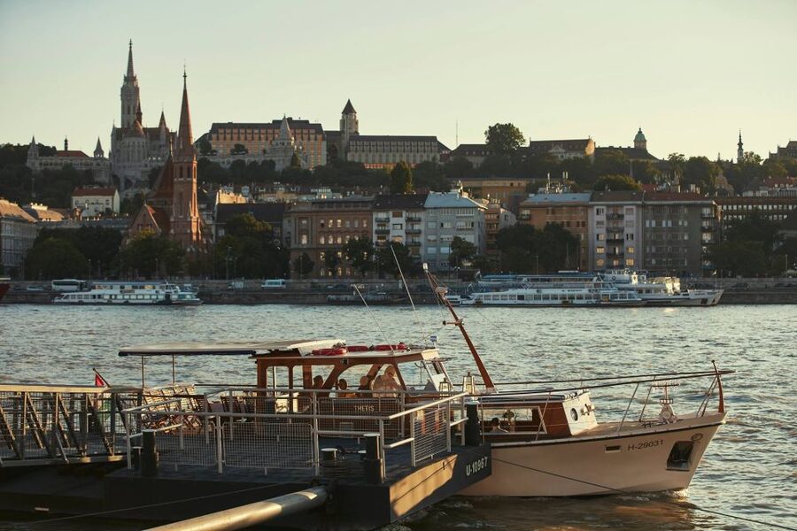 Budapest: Private Danube Yacht Cruise with Welcome Drink - Price and value: $972 per group up to 12, what that really means