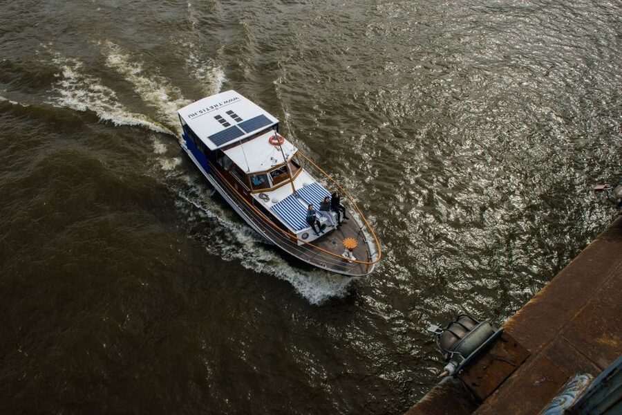 Budapest: Private Danube Yacht Cruise with Welcome Drink - The exact sailing route: Erzsébet Bridge, Margaret Island, and the downtown highlight pass
