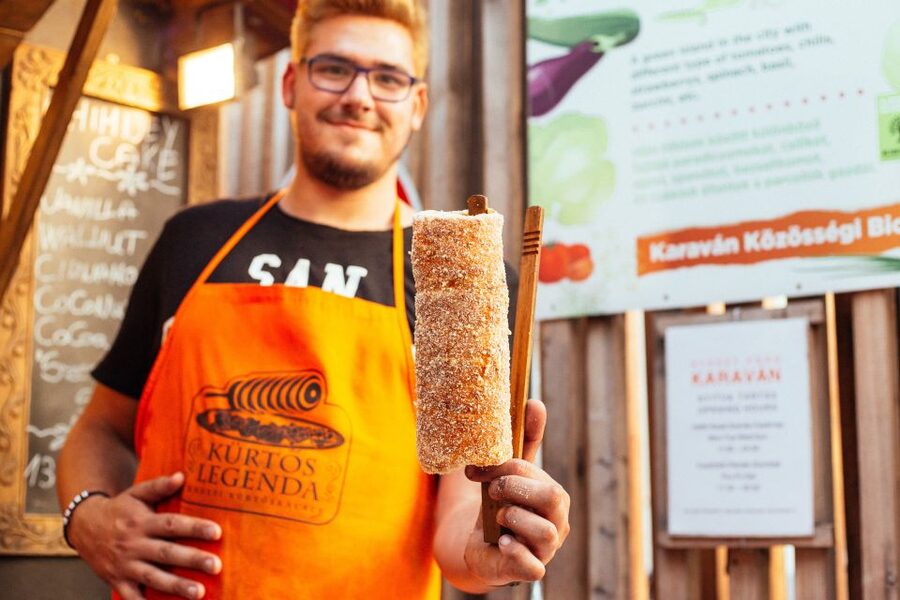 Budapest: Private Food Tour – 10 Tastings with Locals - Meeting outside the Great Market Hall, then getting your bearings fast