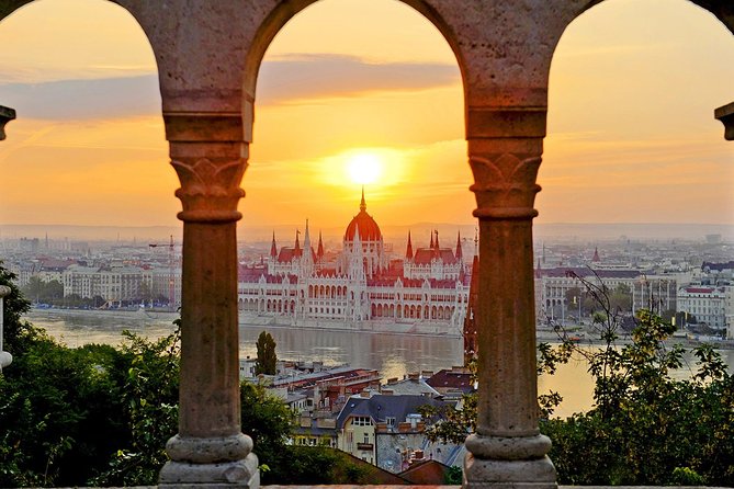 Budapest Private Full Day City Tour with a comfortable air -conditioned car - Fisherman’s Bastion and Gellért Hill: the best city photos, quickly
