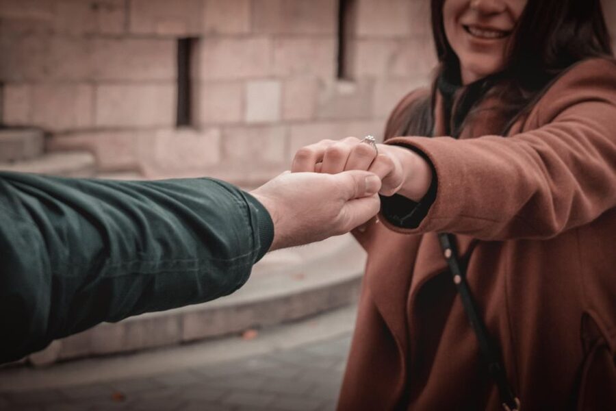 Budapest: Proposal Photos at enchanting Fisherman's Bastion - Meet Attila Kapodarca and Get a Proposal-Photo Plan That Fits