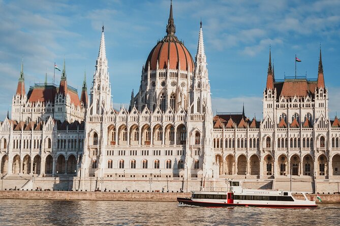 Budapest River Cruise with 1 Free Tokaj Frizzante and Audio Guide - Value and Group Size: Why the Price Feels Fair