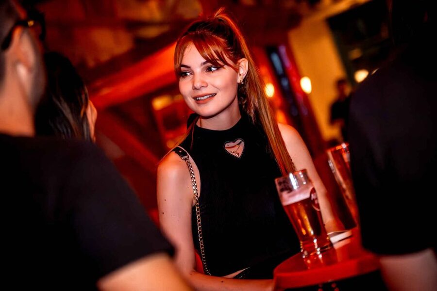 Budapest: Ruin Bar Pub Crawl with Entry Tickets - Budapest ruin bars, one organized night out