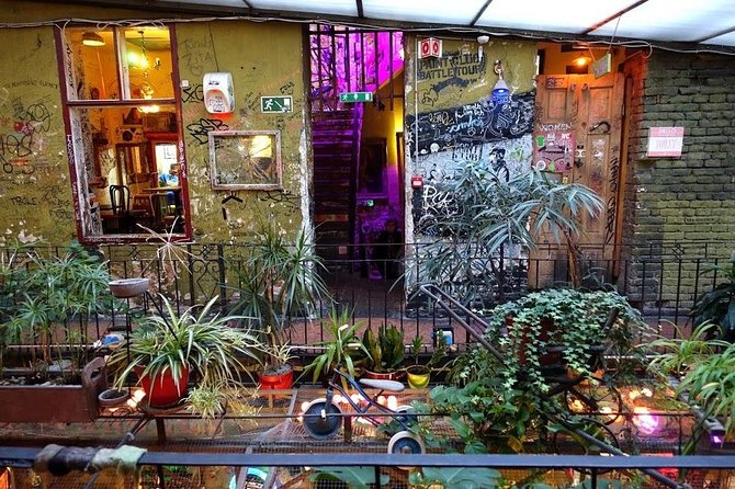 Budapest Ruin Bars Evening Walking Tour with Drinks & Snacks - Logistics that affect how you’ll feel during the night