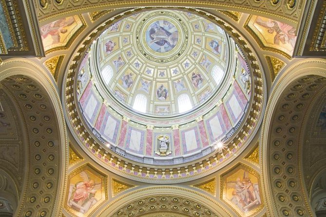 Budapest: Saint Stephen's Basilica Tour - Treasury and history exhibition upgrade: when it is worth the extra money