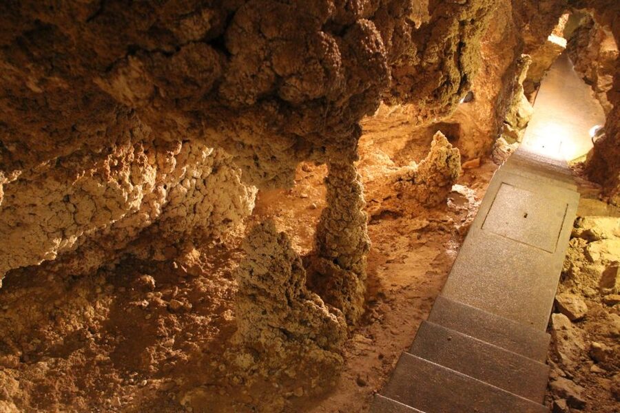 Budapest: Semlő-hegyi & Pál-völgyi Caves Guided Walking Tour - Should You Book This Guided Cave Walk?