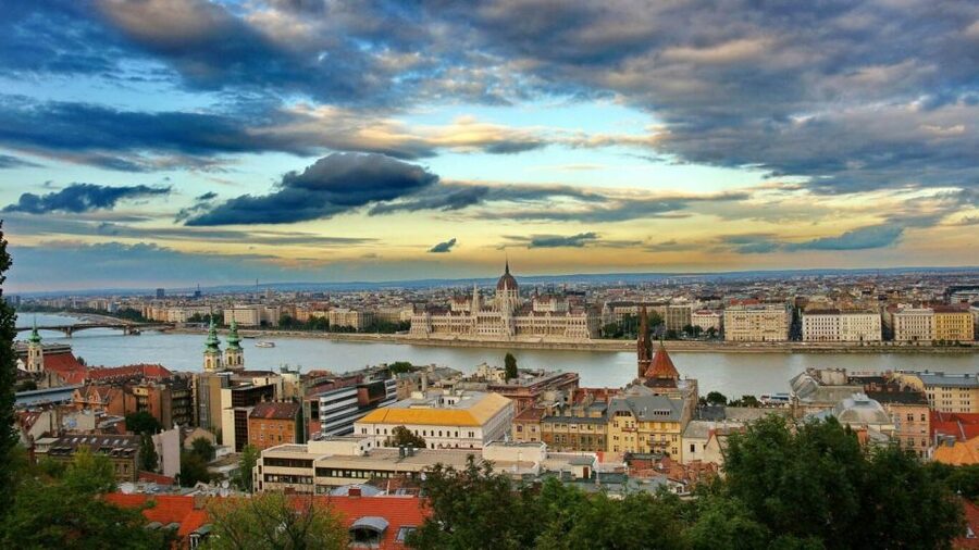 Budapest: Sightseeing Cruise on the Danube - Wooden Interior, Designer Carpets, and the Engine Room Moment