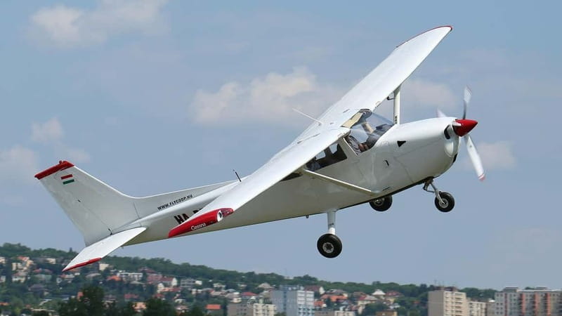 Budapest Sightseeing Flight with Cessna C172 - Budapest from above: what a 25-minute Cessna flight really gives you
