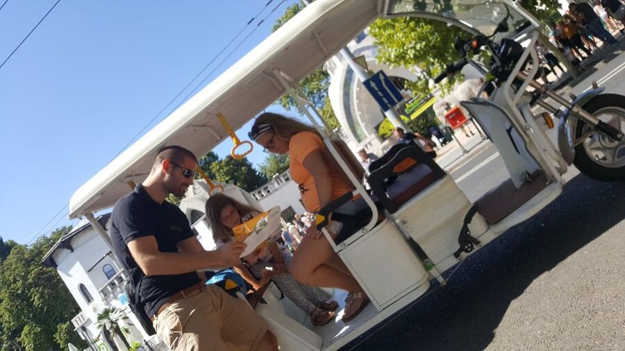 Budapest: Sightseeing Tour by Electric Tuktuk - Buda Castle highlights: Matthias Church and Fisherman’s Bastion