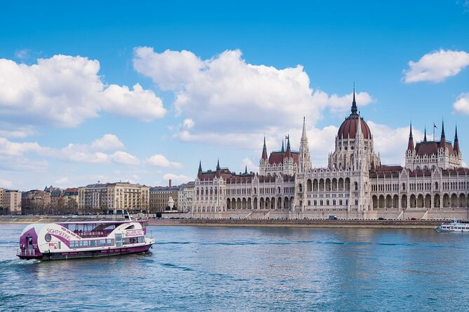 Budapest Sightseeing with Drink Included - Audio guide app: easy in theory, essential in practice