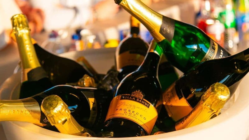 Budapest: Sip and Sail River Cruise with Unlimited Prosecco - Music, Atmosphere, and the Social Scene You’ll Actually Experience