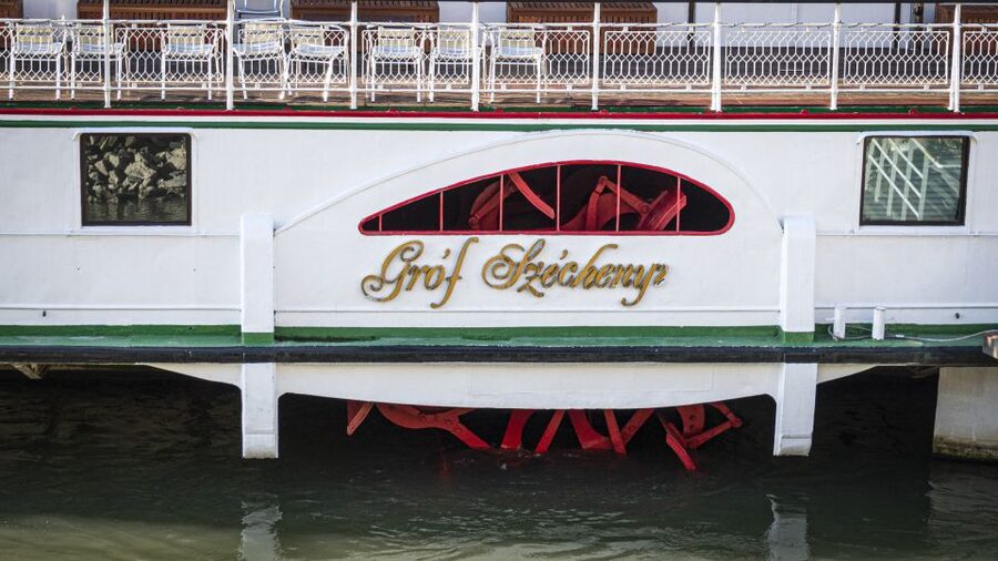 Budapest: Summer Brunch & Cruise with Prosecco or Cake - Prosecco, drinks, and why $34 can feel like a bargain