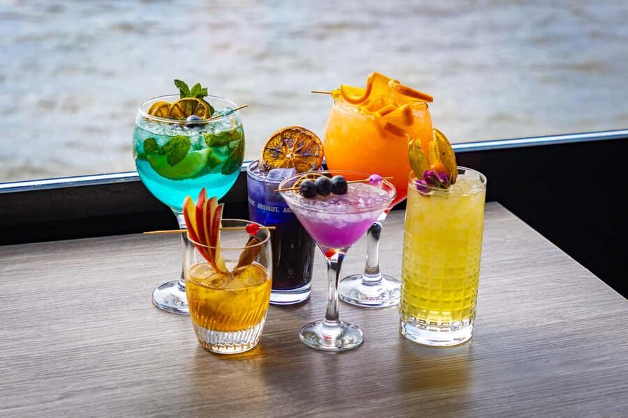 Budapest: Sunset Cocktail Cruise - Why this 1-hour Danube sunset cruise works so well