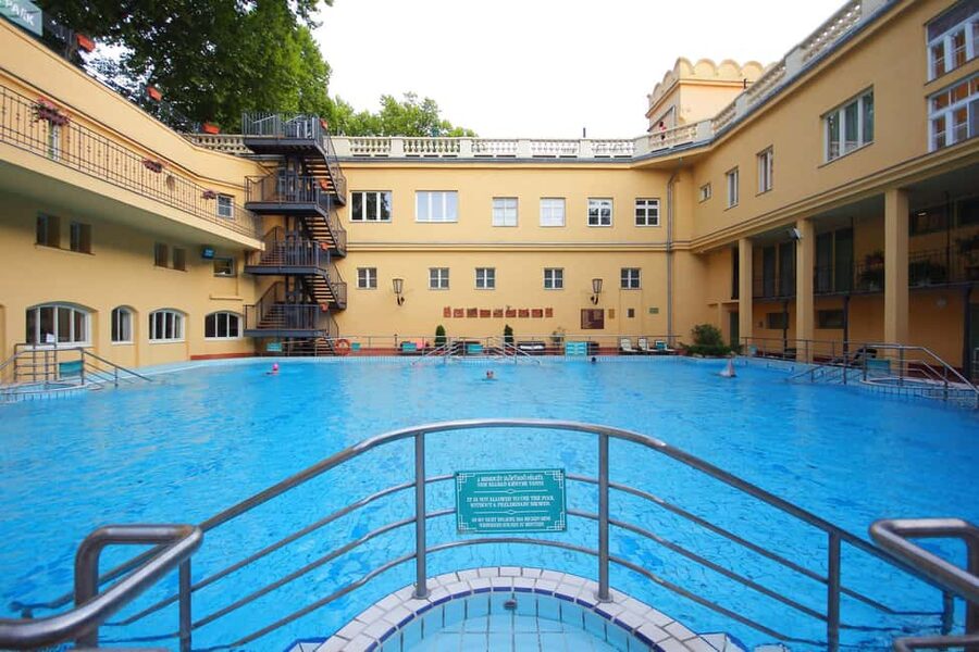 Budapest Super Saver: Spa, Basilica Tour, and Danube Cruise - Key things I’d focus on