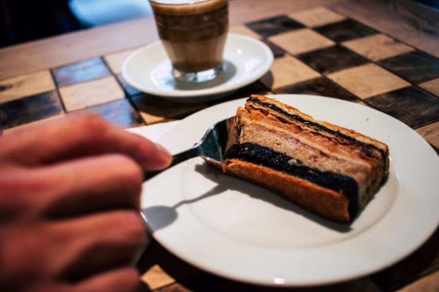 Budapest: Taste Gulyás & Hungarian Street Classics - Should you book this Budapest Taste Gulyás and street classics tour?
