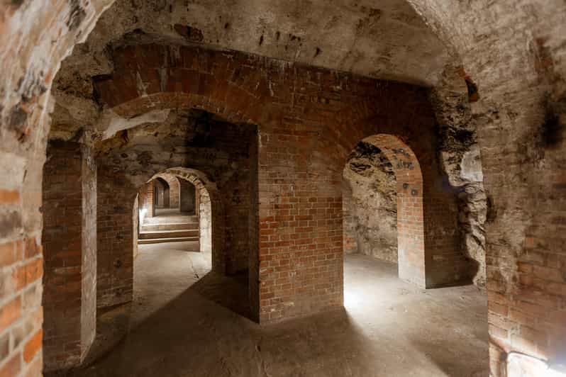 Budapest: The WWII Siege of Buda Castle & Bomb Shelter Tour - Where you end: Szentháromság tér and a smooth handoff back to the city