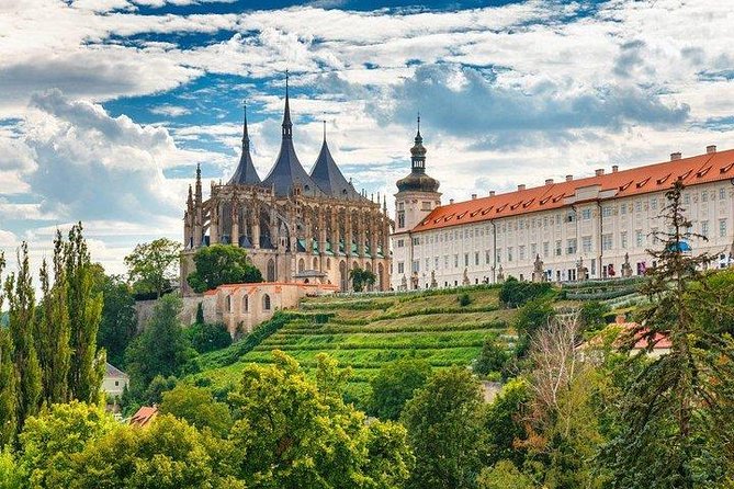 Budapest to Prague Private transfer with 2 hour sightseeing stop - Price and value: what you are paying for, and when it makes the most sense