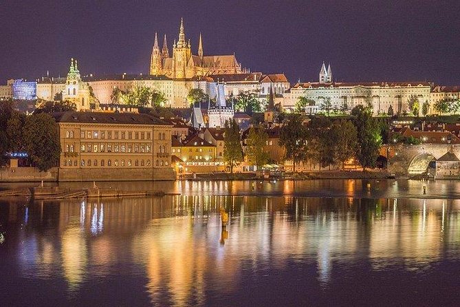 Budapest to Prague Private transfer with 2 hour sightseeing stop - Should you book this private transfer?