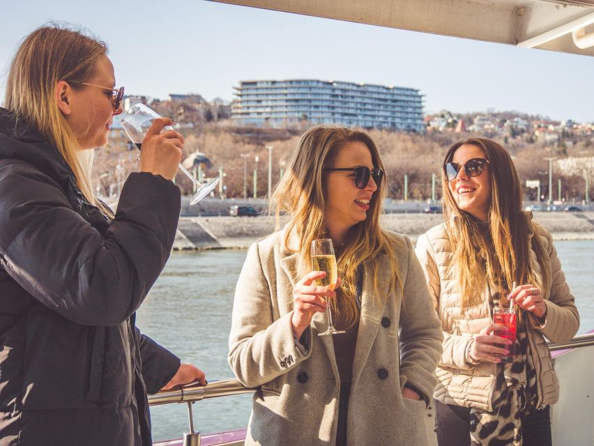 Budapest: Unlimited Prosecco and Wine Sightseeing Cruise - Chain Bridge to Buda Castle: the views that feel effortless