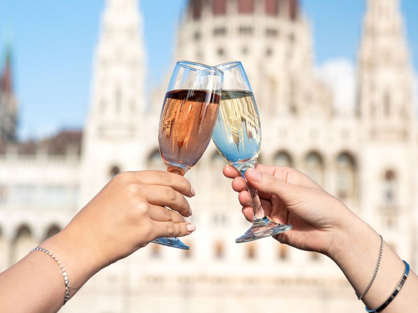 Budapest: Unlimited Prosecco, Beer and Aperol Spritz Cruise - Timing and lighting: plan around the 10:00 PM city cutoff