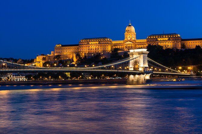 Budapest: Unlimited Prosecco, Beer & Aperol Spritz Cruise - Snacks and optional food: what you get between sips
