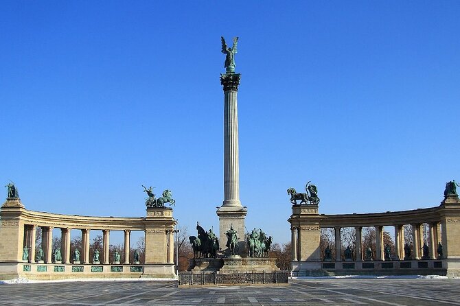 Budapest Walking Tour: Explore Top Sights & Hidden Gems - Szent István Bazilika as the Big Visual Finish