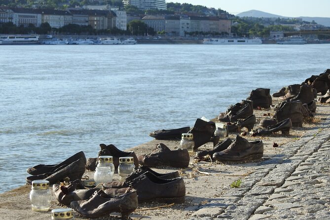 Budapest walking tour: Parliament and Shoes Memorial - Key highlights worth showing up for