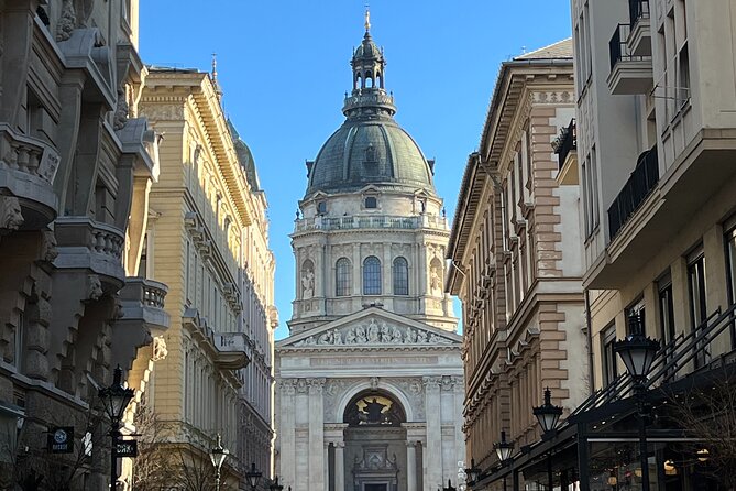 Budapest walking tour: Parliament and Shoes Memorial - Vörösmarty Square and Café Gerbeaud: the old-world break you can taste