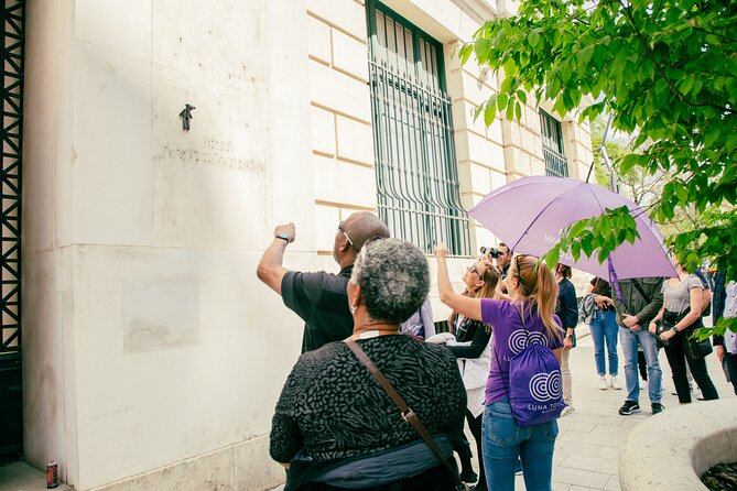 Budapest walking tour: Parliament and Shoes Memorial - Chain Bridge to Vigadó: Danube viewpoints without the chaos