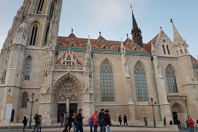 Budapest Walking Tour with Your Private Guide: 10+ Highlights - Elizabeth Square Start: Getting Oriented Fast